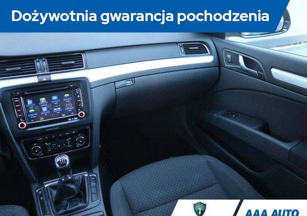 Skoda Superb cena 50000 przebieg: 121229, rok produkcji 2014 z Orzesze małe 326